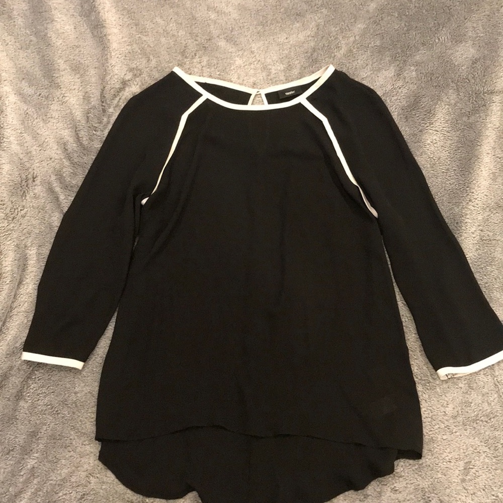 Black and white trimmed blousy top